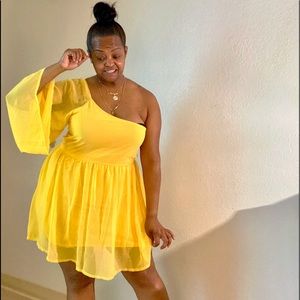 One shoulder/sleeve mini dress